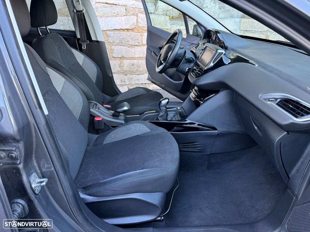 Peugeot 2008 BlueHDi 100 STOP & START Signature - 19