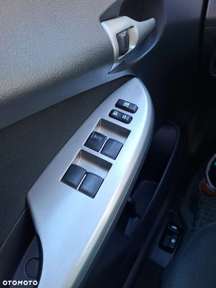 Toyota Corolla 1.6 VVT-i Luna - 5