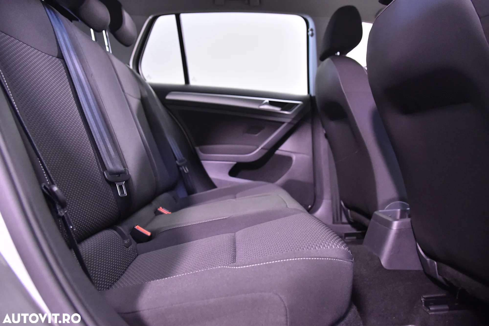 Volkswagen Golf - 12