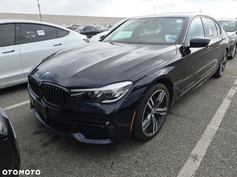 BMW Seria 7 740i - 1