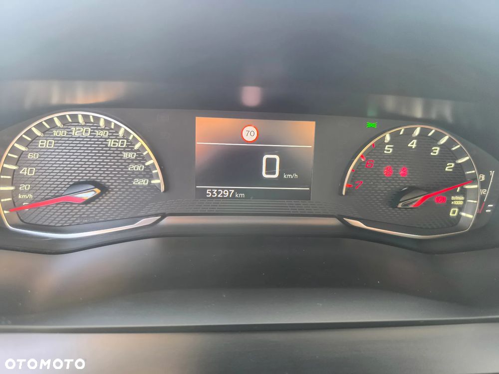 Peugeot 2008 1.2 Pure Tech GPF Style S&S - 8