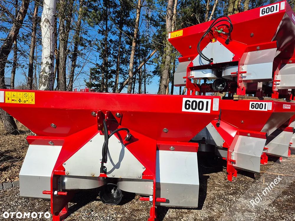 Hydraulika + plandeka Rozsiewacz do nawozów Strumyk Tytan Transport - 1