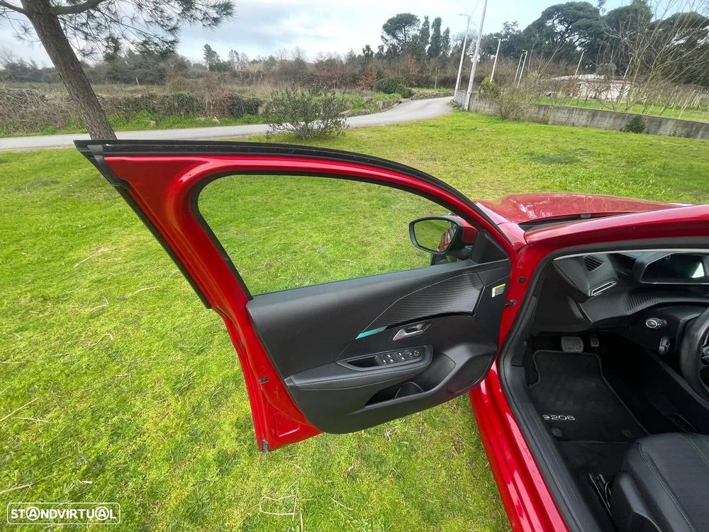 Peugeot e-208 Allure - 9