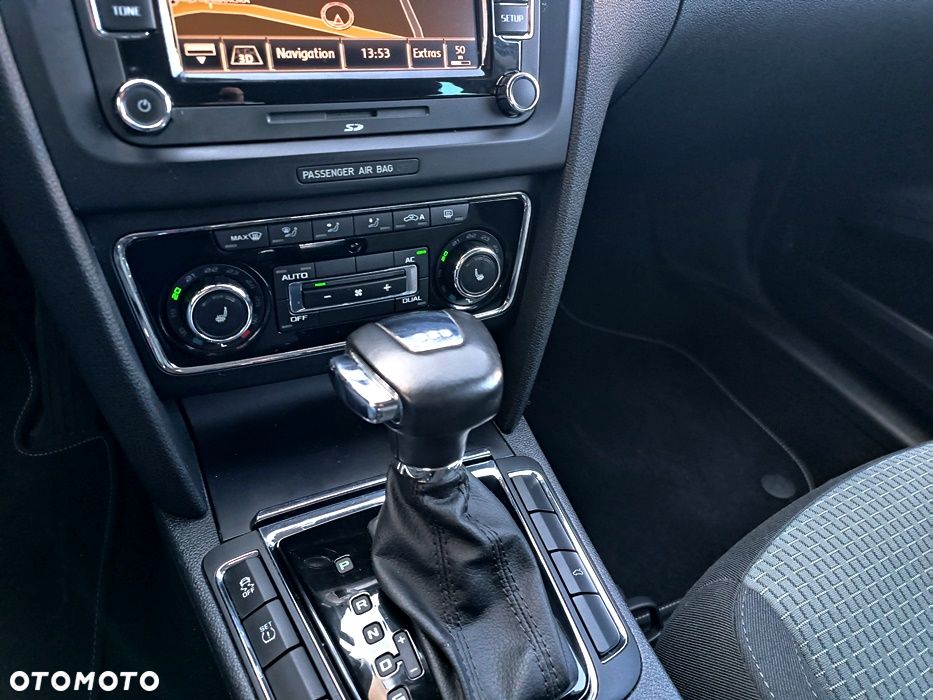 Skoda Superb 2.0 TDI Elegance DSG - 26