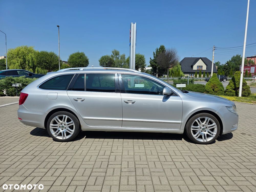 Skoda Superb 2.0 TDI DSG Exclusive - 3