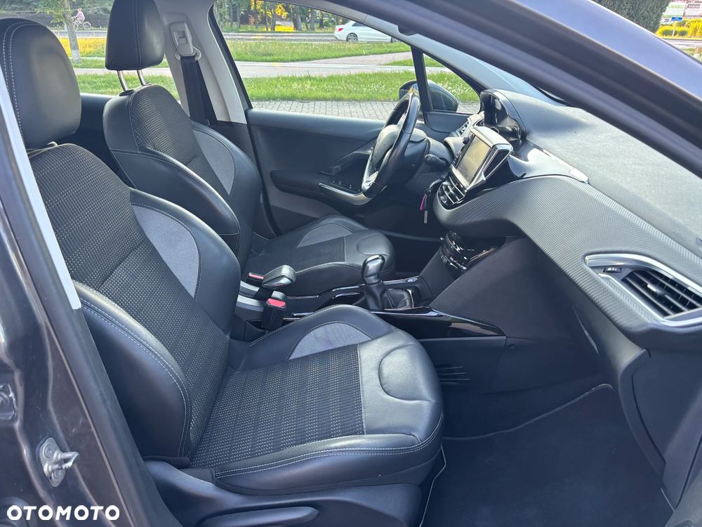 Peugeot 2008 BlueHDi 100 STOP & START Allure - 30