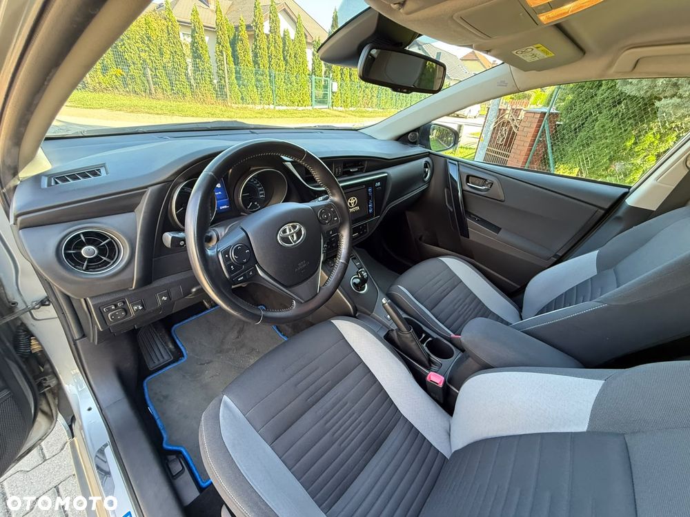 Toyota Auris 1.8 HSD Luna - 32