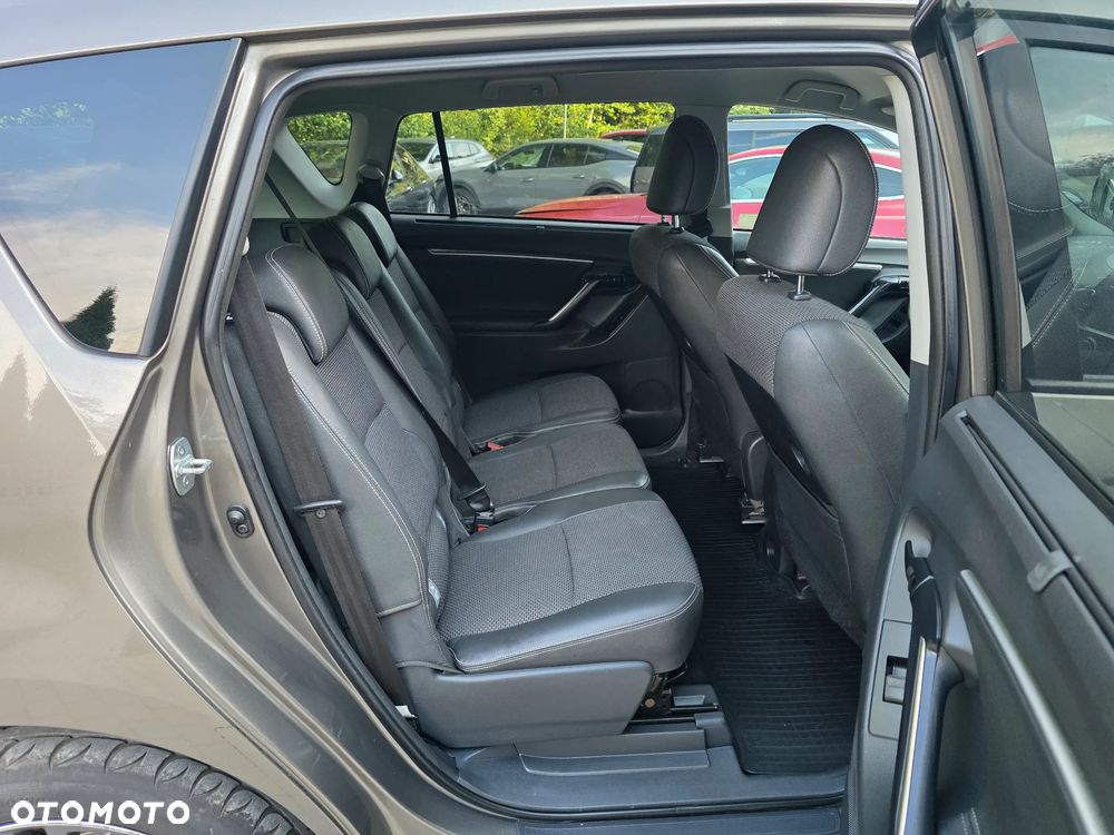 Toyota Verso 1.8 Premium 7os - 20