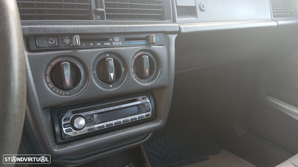 Mercedes-Benz W201 (1982-1993) - 24