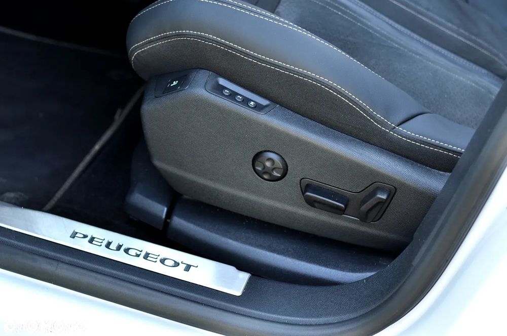Peugeot 5008 BlueHDi 130 EAT8 GT - 25