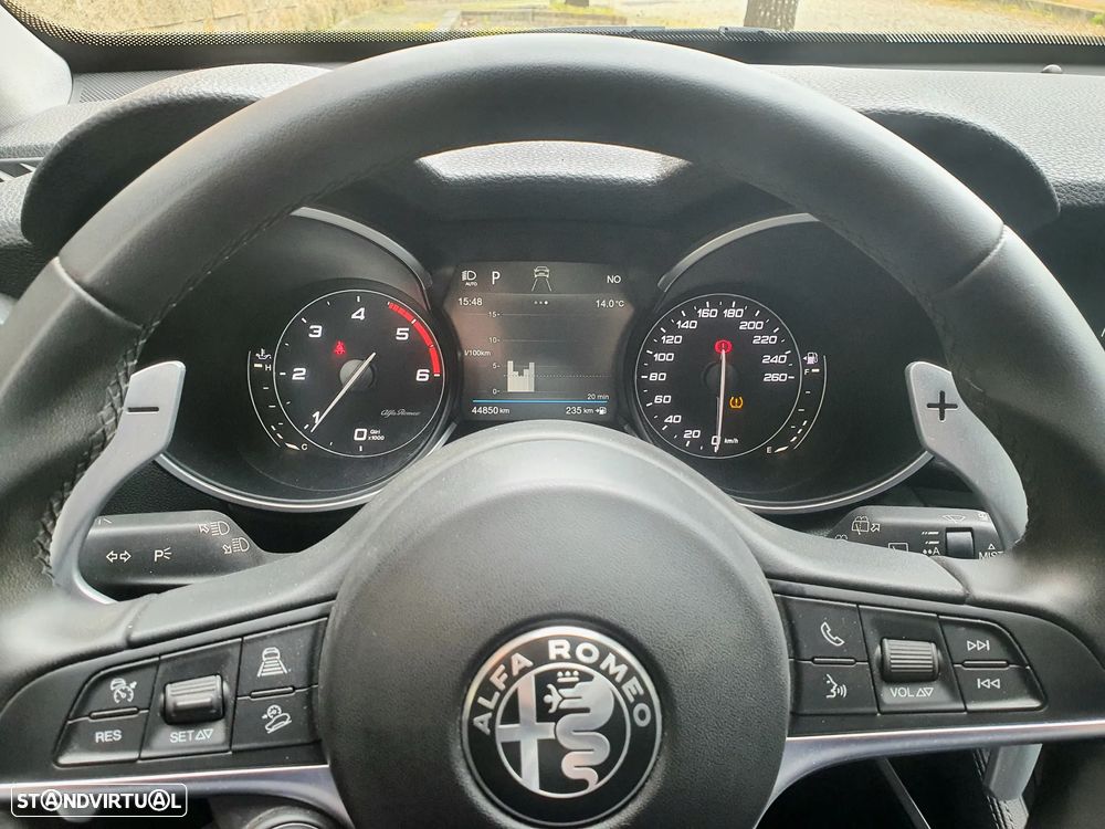 Alfa Romeo Stelvio 2.2 D B-Tech AT8 - 4