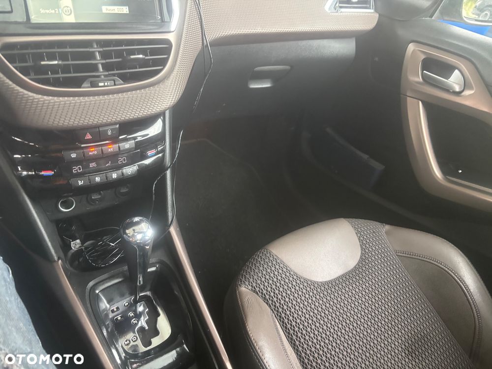 Peugeot 2008 120 VTI Automatik Allure - 31