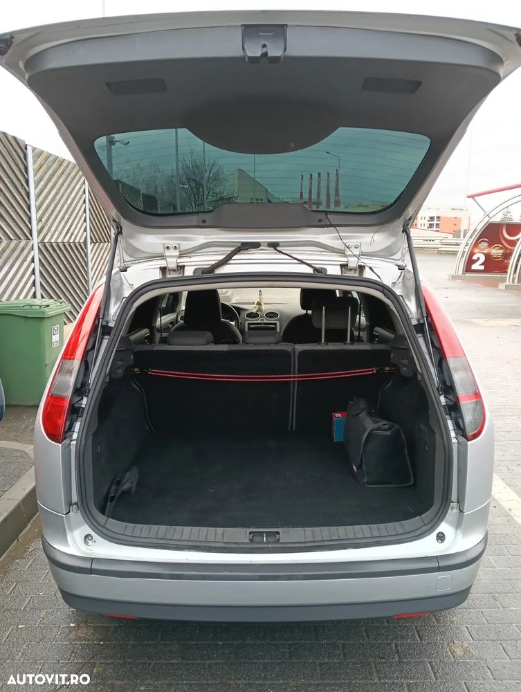 Ford Focus Wagon 1.6i Comfort - 14