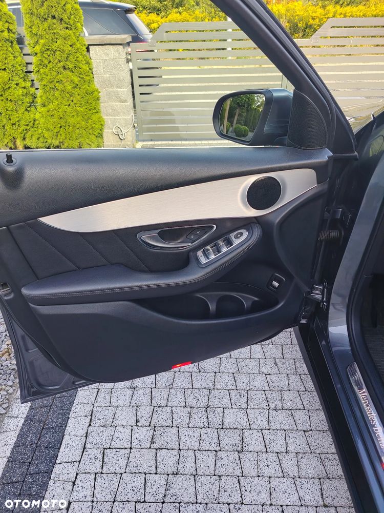 Mercedes-Benz GLC 220 d 4Matic 9G-TRONIC AMG Line - 17
