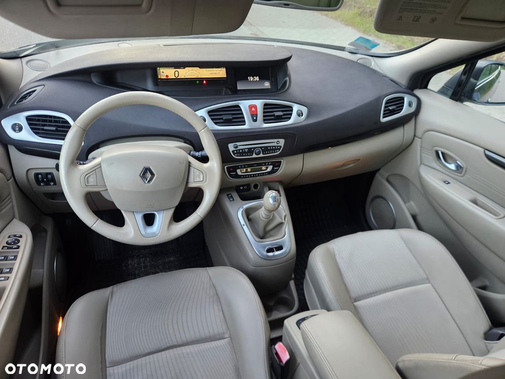 Renault Grand Scenic - 6