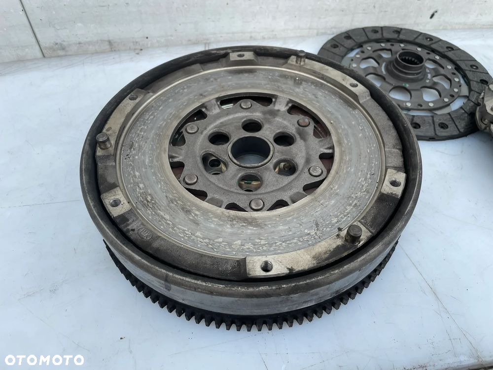 SPRZĘGŁO KOŁO ZAMACHOWE 7568006 323064210 BMW E90 2.0 N46B20B - 3