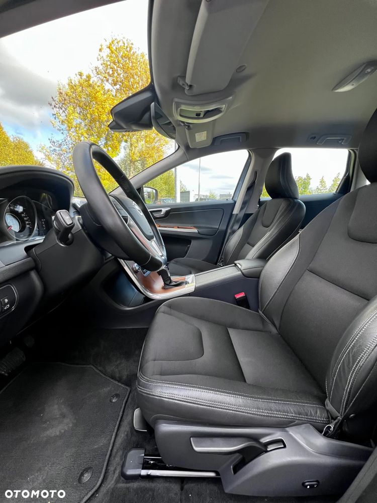 Volvo XC 60 D4 AWD Geartronic Summum - 10
