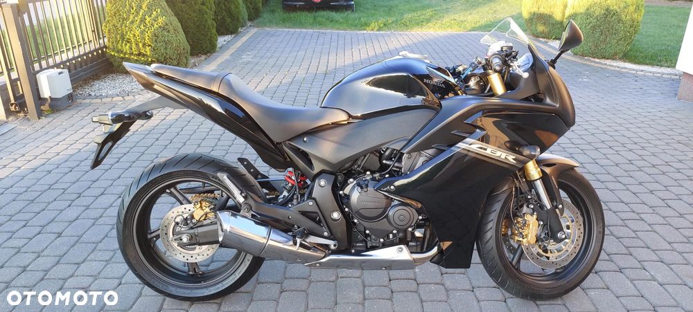 Honda CBR - 1