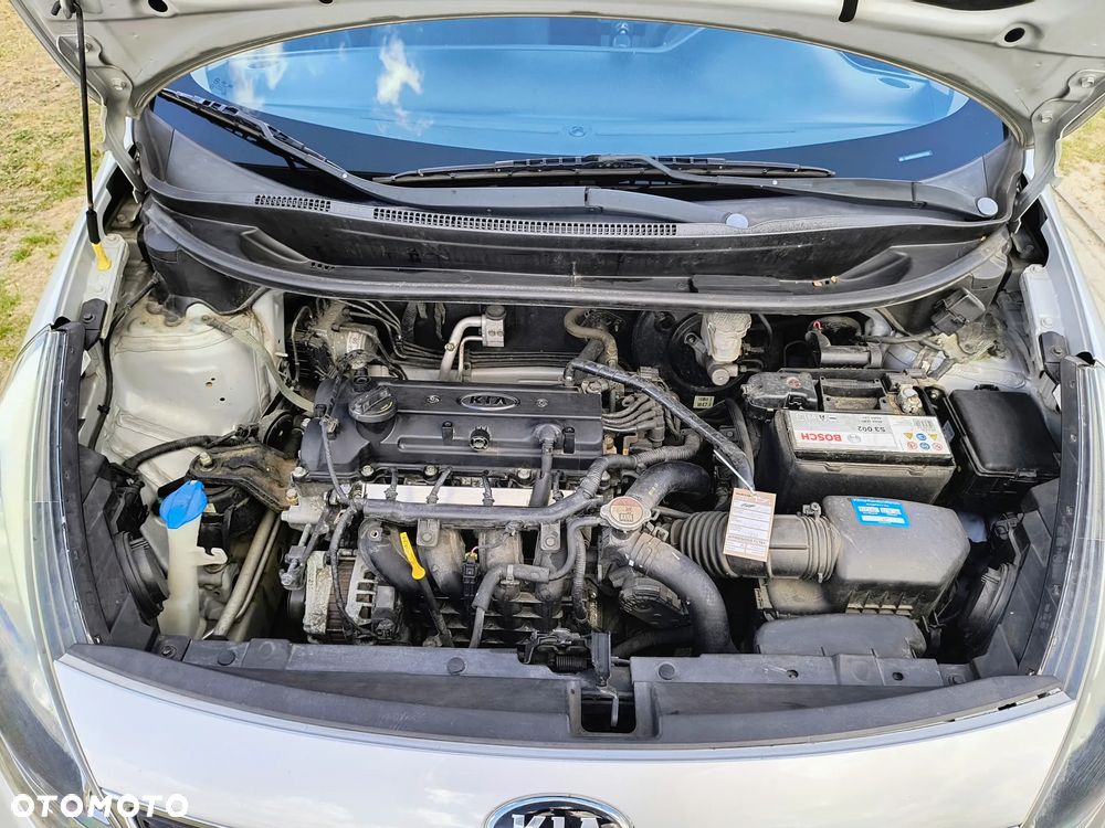Kia Rio 1.2 L - 9