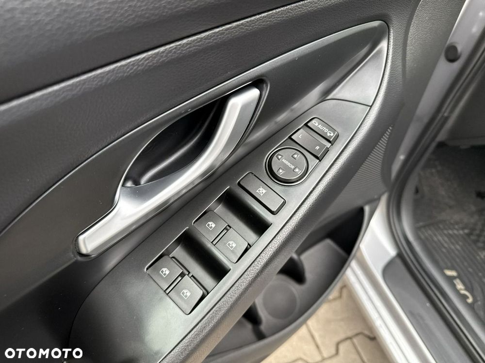 Hyundai i30 1.0 T-GDI Smart - 12