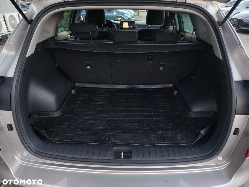 Hyundai Tucson 1.6 GDI BlueDrive Style 2WD - 25