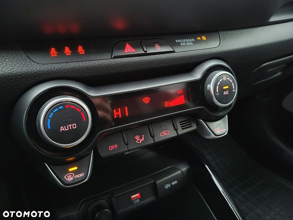 Kia Stonic 1.0 T-GDI L Business Line - 31