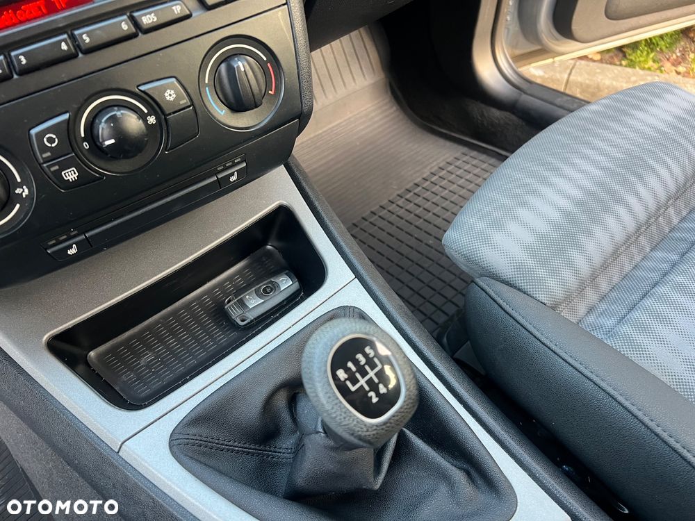 BMW Seria 1 116i - 30