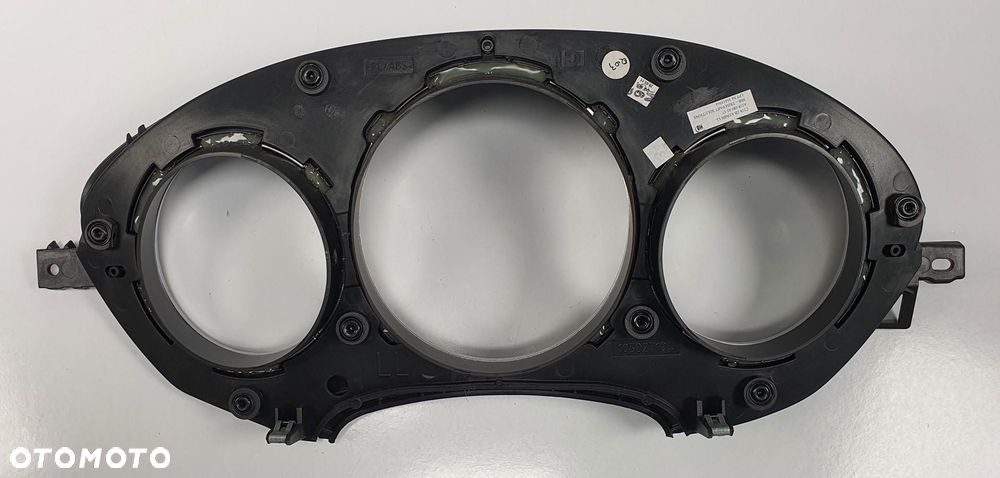 RAMKA OSŁONA LICZNIKA MERCEDES W218 A2186800317 - 5