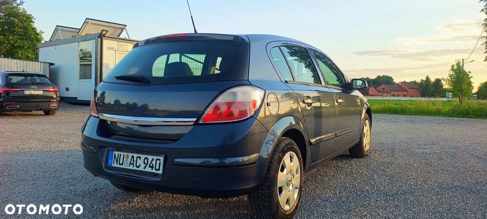 Opel Astra 1.4 Club - 9