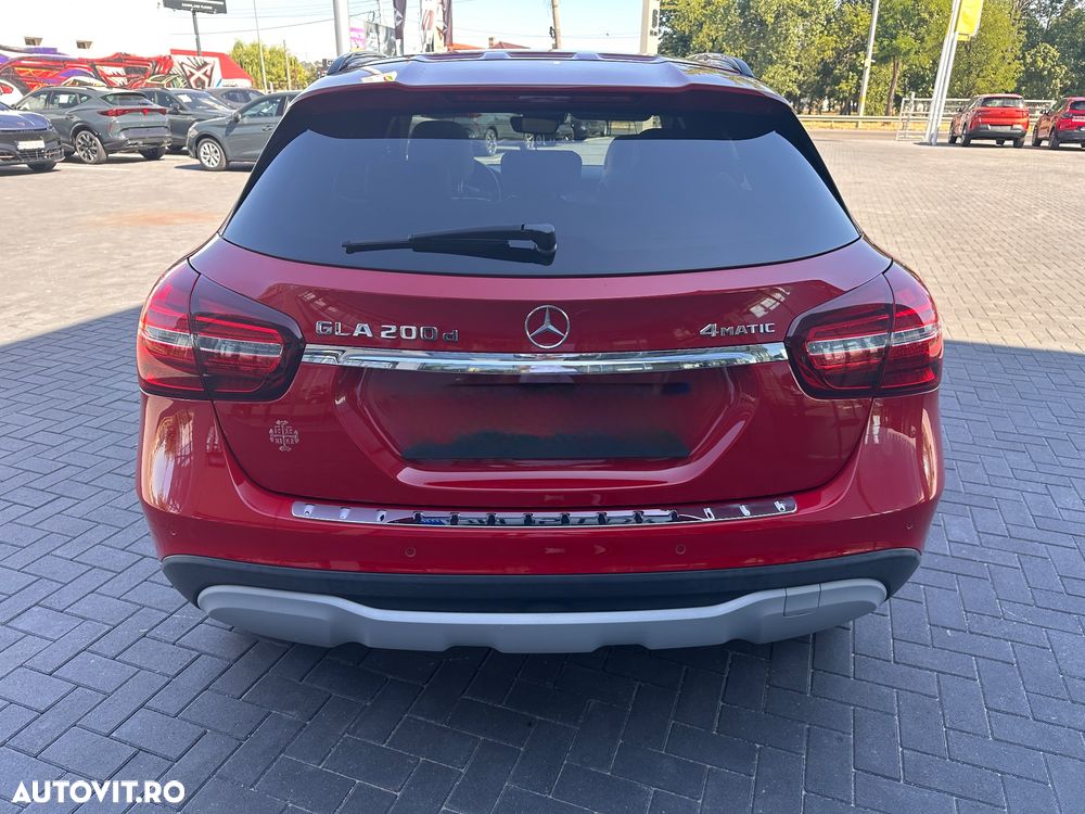Mercedes-Benz GLA 200 d 4MATIC Aut. - 4