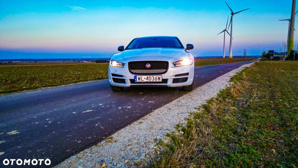 Jaguar XE S - 12