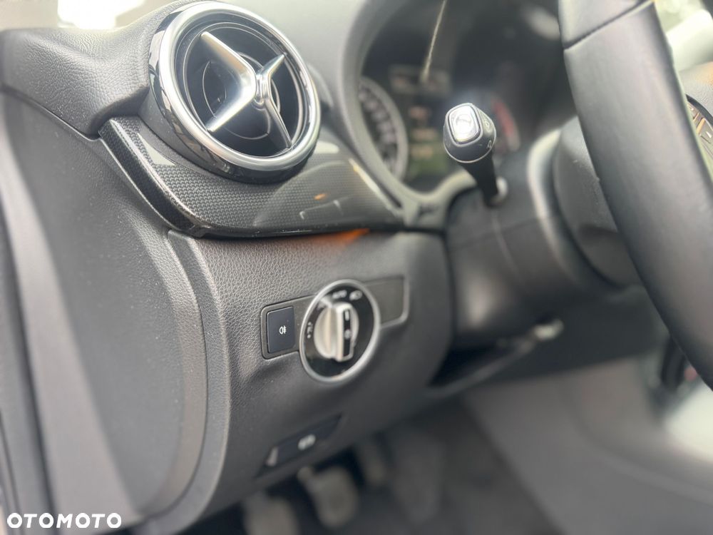 Mercedes-Benz Klasa B 180 BlueEFFICIENCY Edition Style - 16