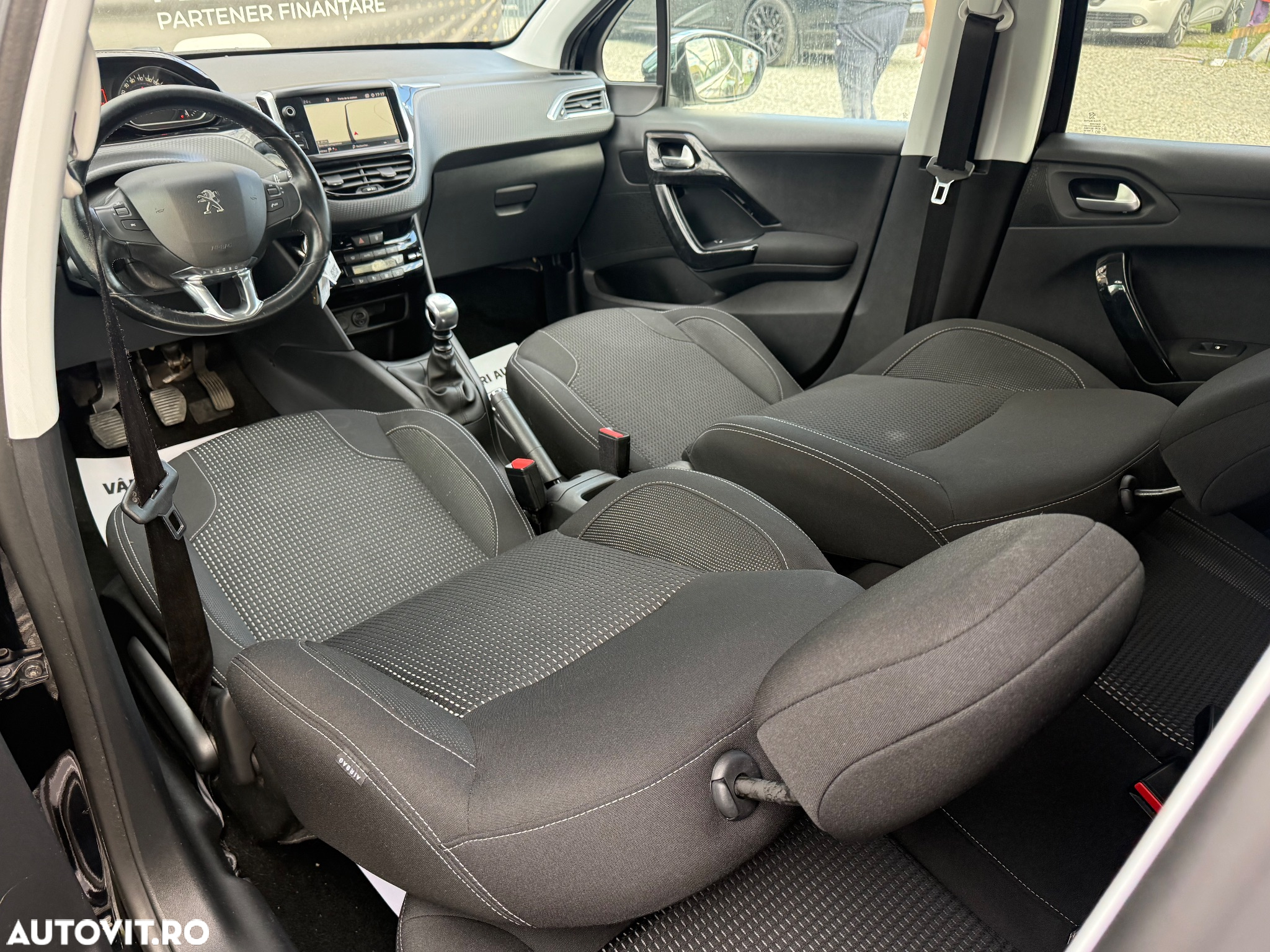 Peugeot 208 PureTech 110 Stop & Start Tech Edition - 8