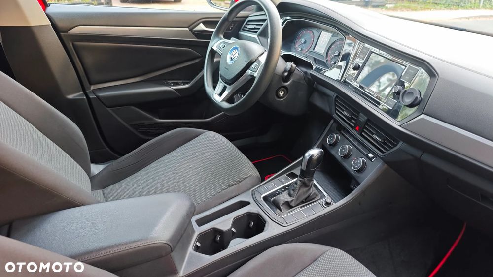 Volkswagen Jetta - 24