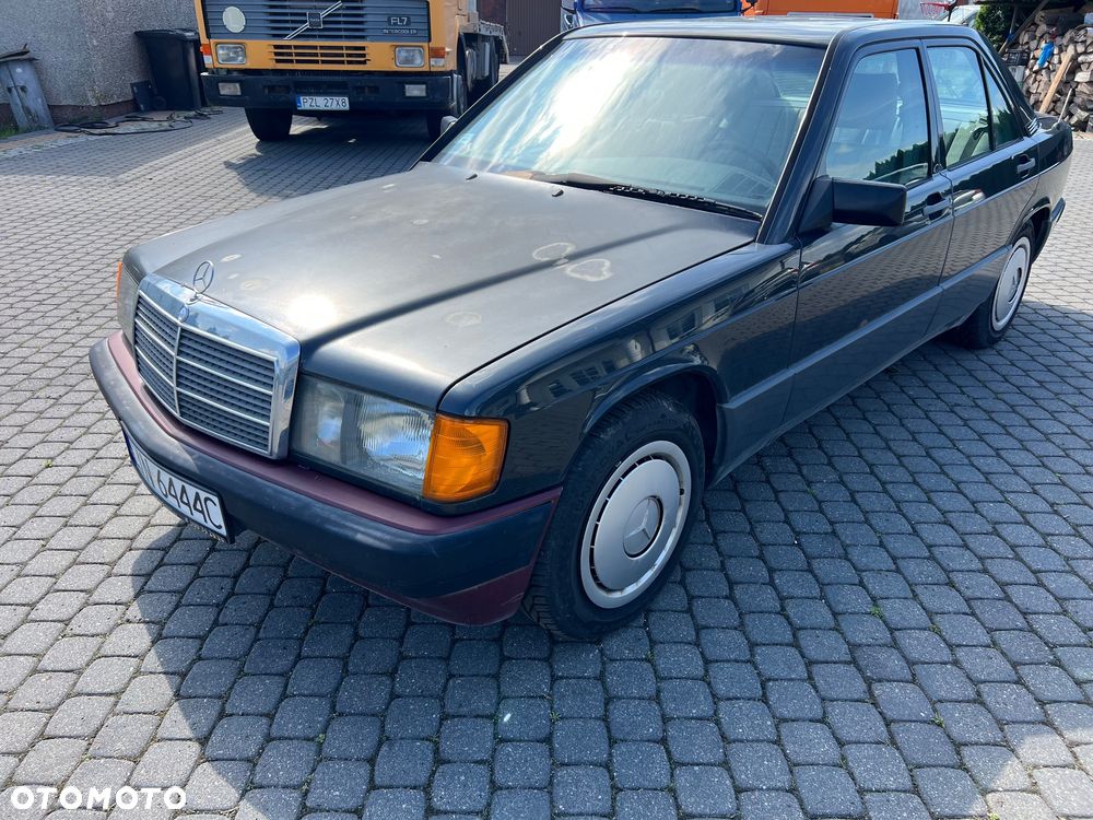 Mercedes-Benz W201 (190) - 2