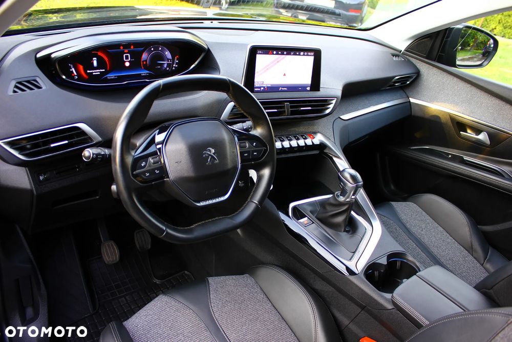 Peugeot 5008 1.5 BlueHDi Allure S&S - 26