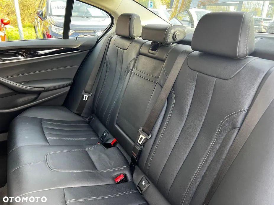 BMW Seria 5 530e Luxury Line - 25