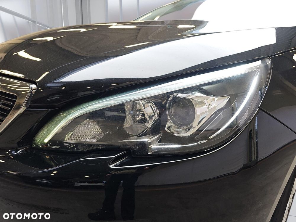 Peugeot 308 1.5 BlueHDi Active Pack S&S EAT8 - 32