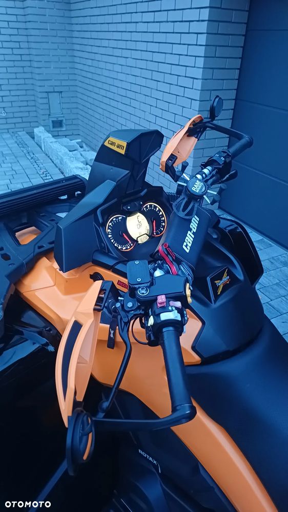 Can-Am Outlander - 12