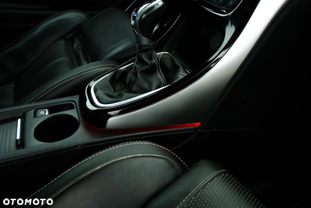 Opel Astra OPC Start/Stop - 24