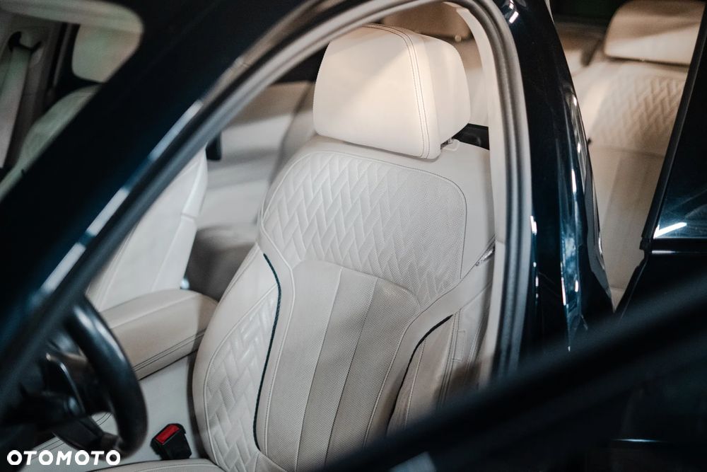 BMW Seria 7 M760Li xDrive - 14