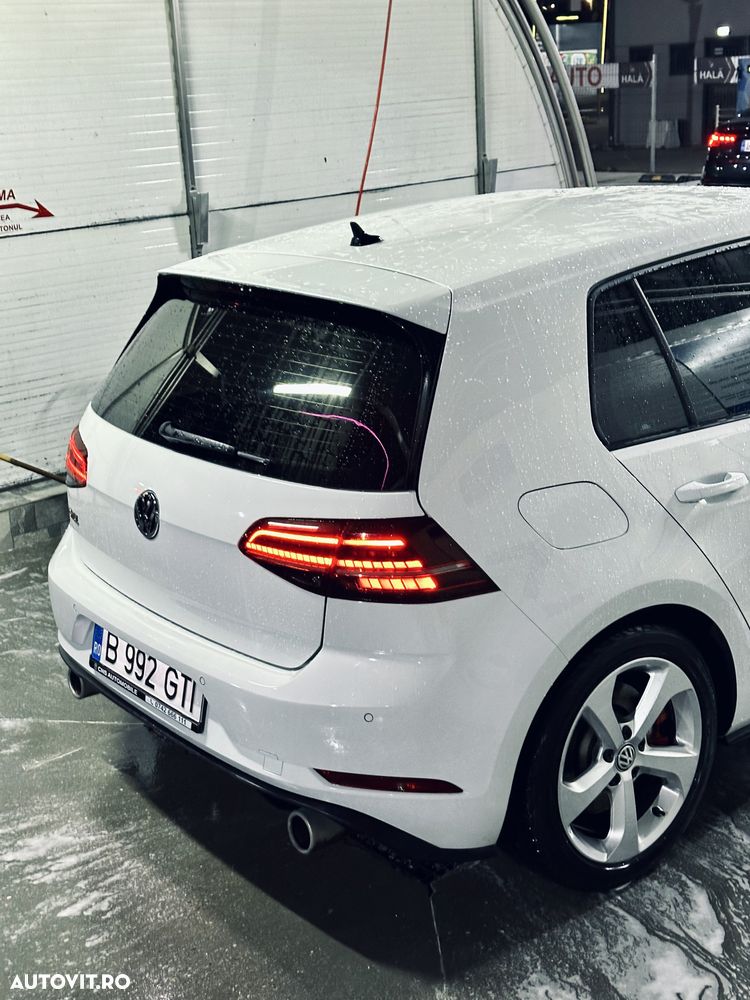 Volkswagen Golf - 17