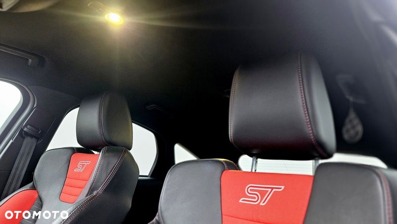 Ford Focus 2.0 TDCi ST - 23