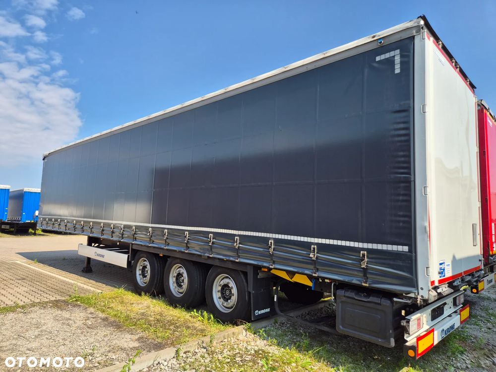 Krone Standard, Cert. XL, Nowe plandeki boczne - 3