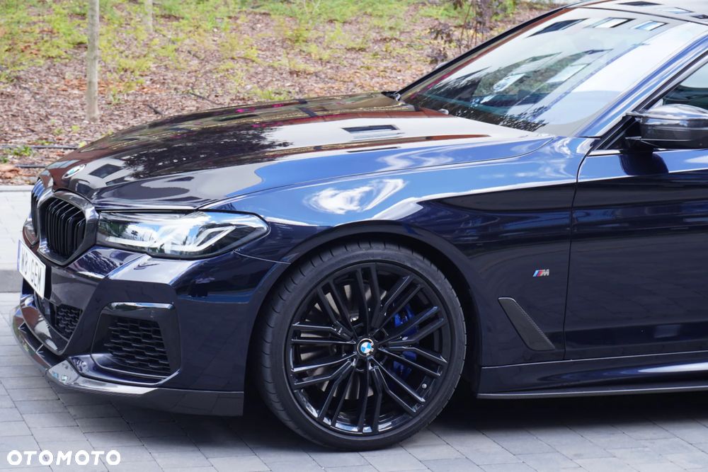 BMW Seria 5 M550i xDrive sport - 4