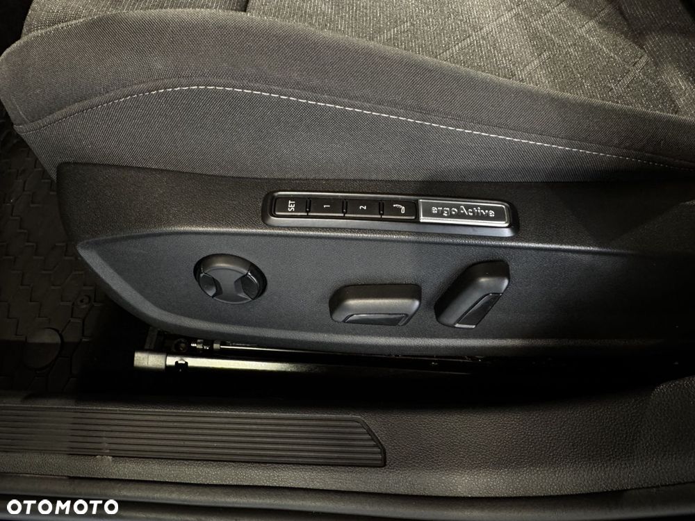 Volkswagen Golf Variant - 17