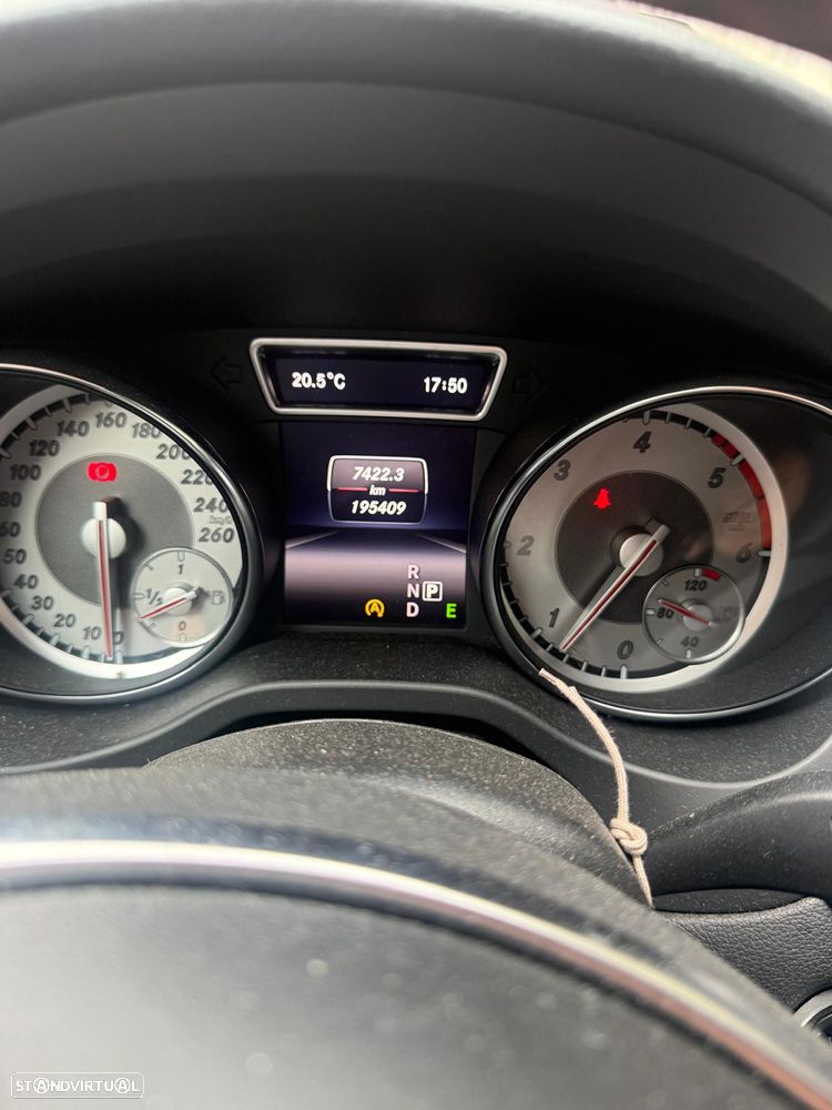 Mercedes-Benz CLA 220 d Shooting Brake AMG Line Aut. - 2