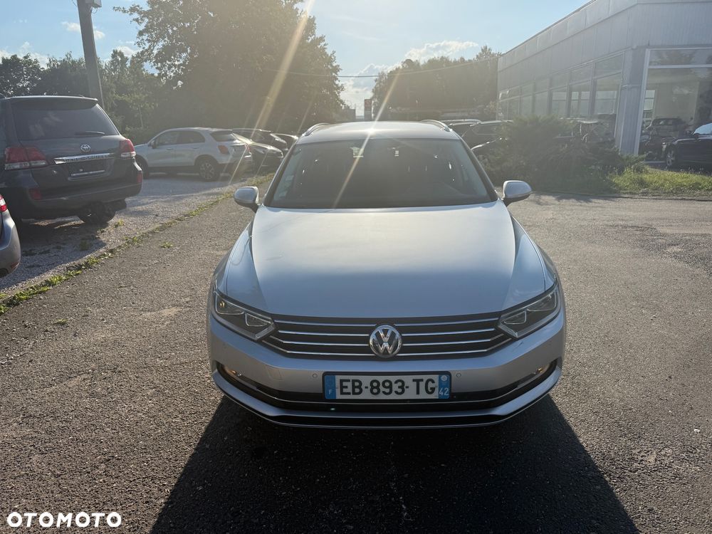 Volkswagen Passat ver-variant-1-6-tdi-scr-dsg-comfortline - 2