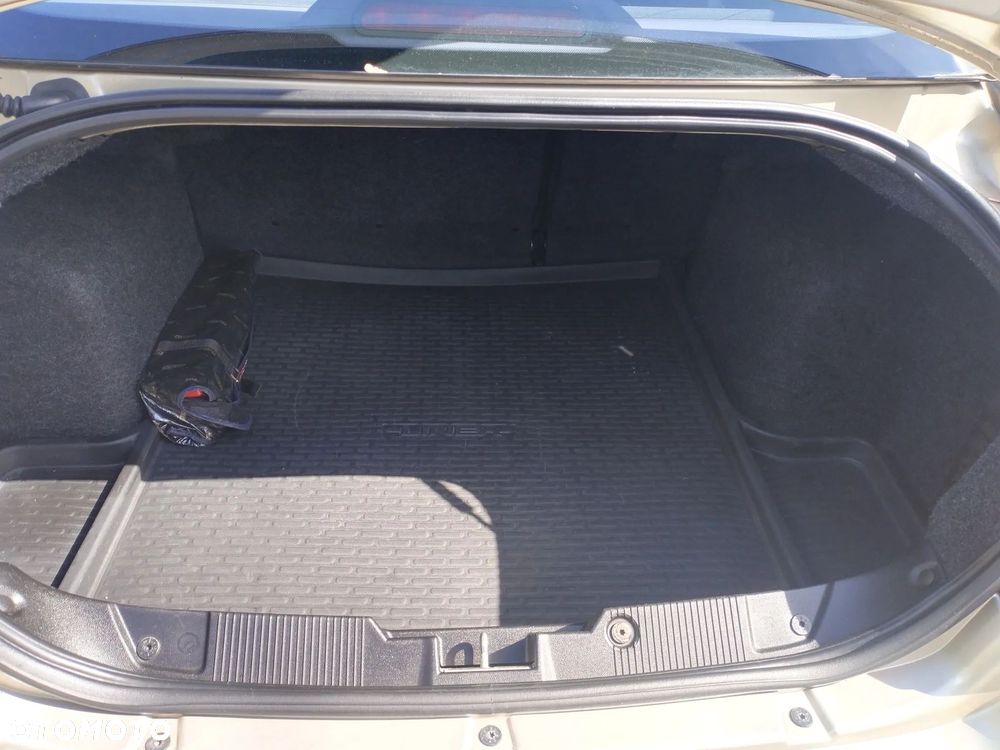 Fiat Linea 1.4 Dynamic - 9