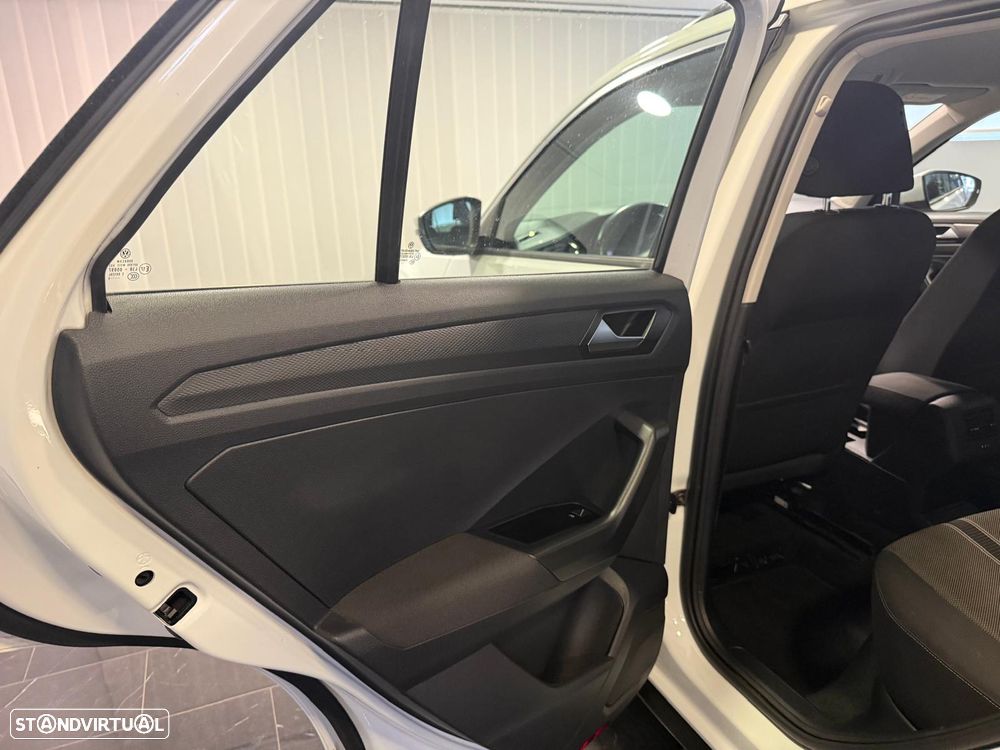 Volkswagen T-Roc 1.5 TSI Style — fotografia 20